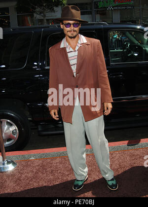 Johnny Depp arriving at the Charlie And The Chocolat Factory Premiere at the Chinese Theatre In Los Angeles. Jyly 10, 2005. DeppJohnny051 Red Carpet Event, Vertical, USA, Film Industry, Celebrities,  Photography, Bestof, Arts Culture and Entertainment, Topix Celebrities fashion /  Vertical, Best of, Event in Hollywood Life - California,  Red Carpet and backstage, USA, Film Industry, Celebrities,  movie celebrities, TV celebrities, Music celebrities, Photography, Bestof, Arts Culture and Entertainment,  Topix, vertical, one person,, from the year , 2005, inquiry tsuni@Gamma-USA.com Fashion - Fu Stock Photo