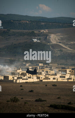 Fast roping from a chinook helicopter Stock Photo - Alamy