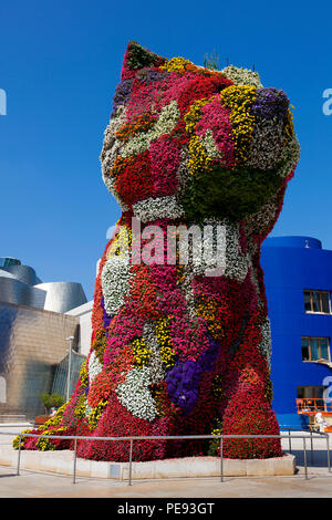 Pupi and Guggenheim museum, Bilbao, Bizkaia, Spain Stock Photo