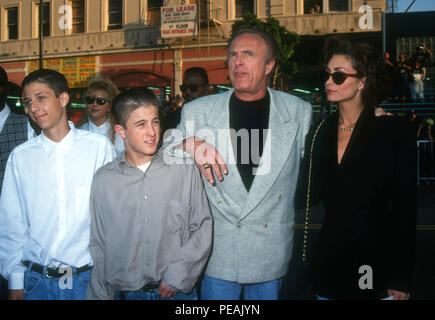 HOLLYWOOD, CA - JUNE 16: Actor James Caan, son actor Scott Caan, Ingrid Hajek and guest attend the Warner Bros. Pictures Premiere of 'Batman Returns' on June 16, 1992 at Mann's Chinese Theatre in Hollywood, California. Photo by Barry King/Alamy Stock Photo Stock Photo