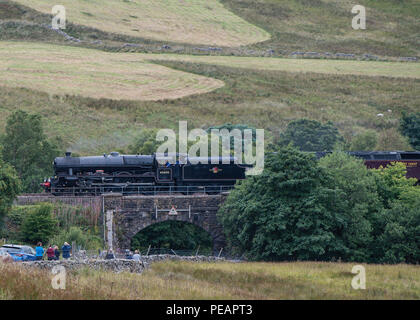 LMS Jubilee Class 5690 Leander crossing Dent Head Viaduct on Saturday 11 August 15 Guinea Special Waverley Spectators Stock Photo