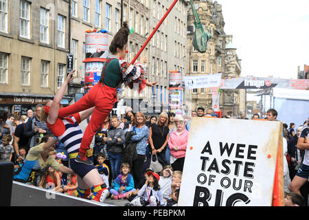 Performers for the world famous, annual Fringe 2018 on the Royal Mile in Edinburgh, in Scotland, UK Stock Photo