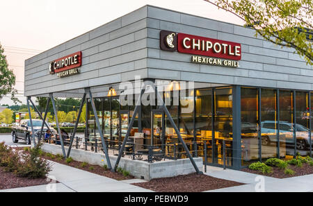 Chipotle Mexican Grill in Snellville (Metro Atlanta), Georgia. (USA) Stock Photo