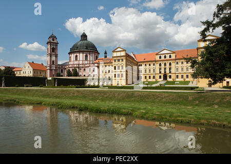 Saint Margaret's Church (Kostel svaté Markéty) and the Jaroměřice Chateau (Zámek Jaroměřice) known as the Bohemian Versailles in Jaroměřice nad Rokytnou in Vysočina Region, Czech Republic. Stock Photo