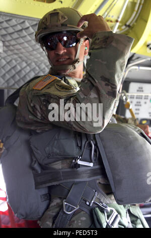 Static Line Jumpmaster Command Screening Checklist A jumpmaster checks a static line as Paratroopers from 2nd Brigade ...
