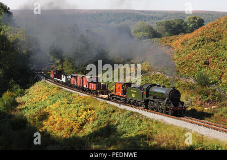 825 heads past Thomason Foss on the NYMR 30.9.11 Stock Photo