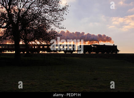 73129 passes Burrs sat Sunset on the ELR 29.1.11 Stock Photo