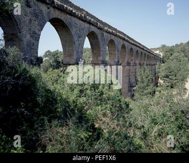 ACUEDUCTO DE LAS FERRERAS O PUENTE DEL DIABLO - SIGLO I - RESTAURADO EN EL SIGLO X. Location: ACUEDUCTO DE LAS FERRERAS. Stock Photo