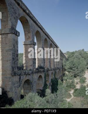 ACUEDUCTO DE LAS FERRERAS O PUENTE DEL DIABLO - SIGLO I - RESTAURADO EN EL SIGLO X. Location: ACUEDUCTO DE LAS FERRERAS. Stock Photo