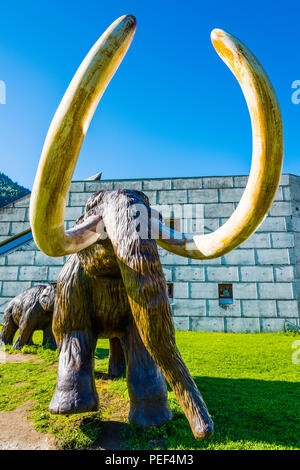 Mammoth in front of the Norwegian Glacier Museum, Norsk Bremuseum, in Fjærland, Sogn og Fjordane. Stock Photo