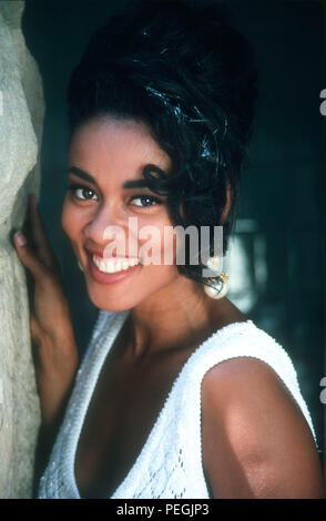 MALIBU, CA - JUNE 23: (EXCLUSIVE) Actress Lela Rochon poses at a photo shoot on June 23, 1992 in Malibu, California. Photo by Barry King/Alamy Stock Photo Stock Photo