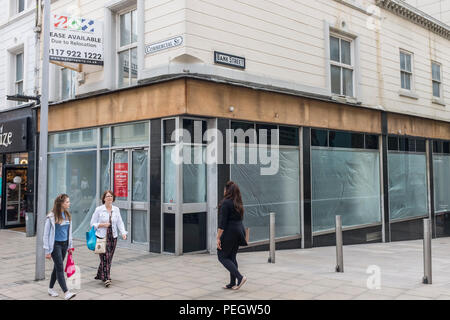 Empty high street shops closed down in our town centres is a sign of the economic times that we are in. Stock Photo
