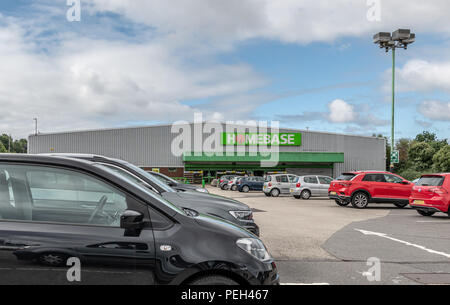 Poole, UK. 15th August 2018. The Tower Park Homebase store is one of the 42 set to close in the near future. Hilco, which bought the DIY chain for £1 in May, confirmed it was planning a Company Voluntary Arrangement (CVA). Credit: Thomas Faull/Alamy Live News Stock Photo