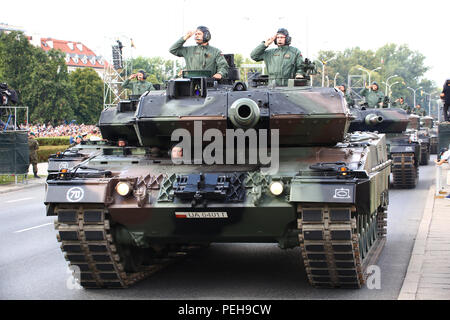 Poland, Warsaw, 15th August 2018: Military parade held on Army Celebration Day during 100th Celebrations of Poland's Independence. Over 2000 Polish and NATO soldiers took part in the march at the riverside of Vistula. President Andrzej Duda, Prime Minister Mateusz Morawiecki, Marshall of Sejm Marek Kuchcinski, Marshall of Senate Stanisalaw Karczewski and Minister of Defense Mariusz Blaszczak joined parade in the capital. ©Jake Ratz/Alamy Live News Stock Photo