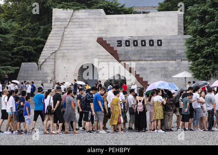 Nanjin, Nanjin, China. 16th Aug, 2018. Nanjing, CHINA-People wait in a long line to visit Memorial Hall of the Victims in Nanjing Massacre by Japanese Invaders in Nanjing, east China's Xinjiang, marking the 73rd anniversary of the victory of Chinese People's Anti-Japanese War and the World Anti-Fascist War. Credit: SIPA Asia/ZUMA Wire/Alamy Live News Stock Photo