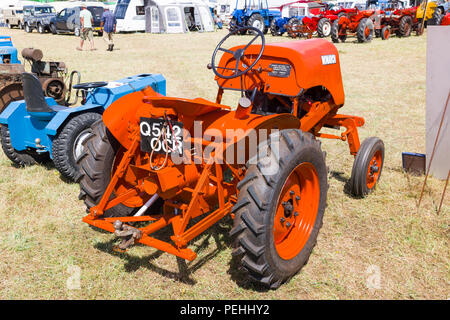 British Singer Monarch farm tractor from the 1950s on show at South Cerney in 2018 Stock Photo