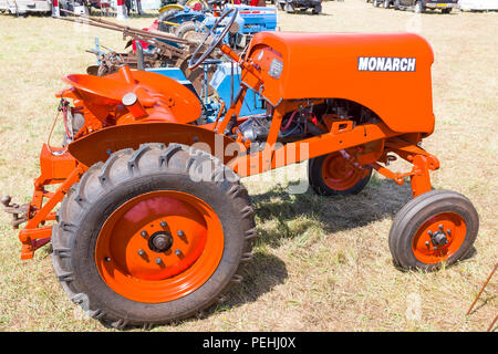 British Singer Monarch farm tractor from the 1950s on show at South Cerney in 2018 Stock Photo