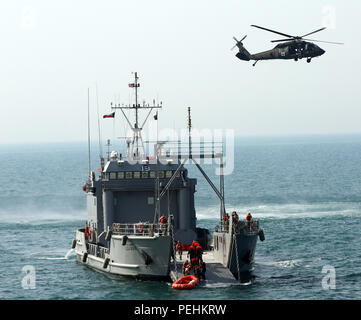 Members of 1-137th Aviation Battalion, 185th Theater Aviation Brigade ...