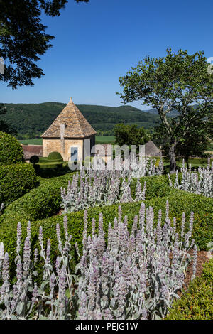 The gardens of the Jardins de Marqueyssac in the Dordogne region of France. Stock Photo