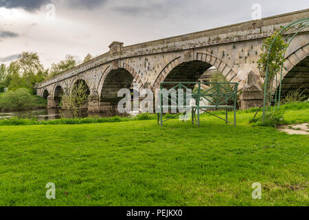 Atcham Bridge over the River Severn in Atcham, near Shrewsbury, Shropshire, England, UK Stock Photo