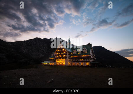 Sunset over Prince of the Walse hotel in Waterton Stock Photo