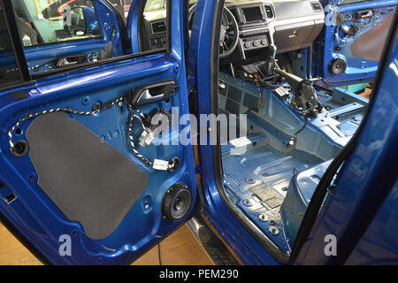 Tuning The Car In A Pickup Truck Body With Three Layers Of Noise