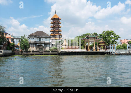 Chinese Taoist Temple of the Chee Chin Khor moral up-lifting for Benefiction Foundation on Chao Phraya River in Bangkok, Thailand Stock Photo
