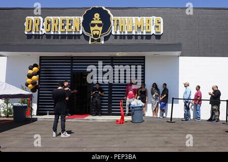 Sylmar, CA. 15th Aug, 2018. Exterior atmosphere in attendance for Dr. Greenthumb Cannabis Dispensary Opening, 12751 Foothill Blvd, Sylmar, CA August 15, 2018. Credit: Priscilla Grant/Everett Collection/Alamy Live News Stock Photo