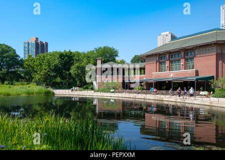 Lincoln Park Zoo in Summer with Cafe Brauer  , Chicago, Illinois, USA Stock Photo