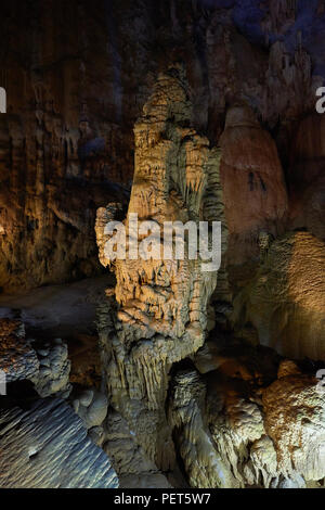 Interior of Dong Thien Duong cave, also known as Paradise Cave, in Phong Nha National Park, North-Central Vietnam. The area has been designated a UNES Stock Photo