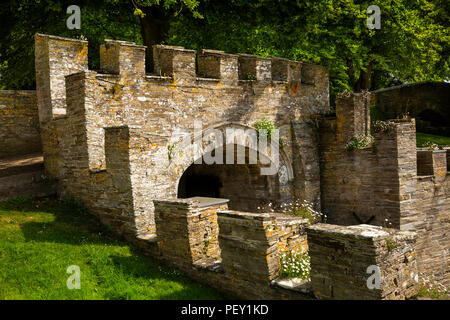 UK, Cornwall, Padstow, Prideaux Place, stone gateway into Bridge Garden Stock Photo