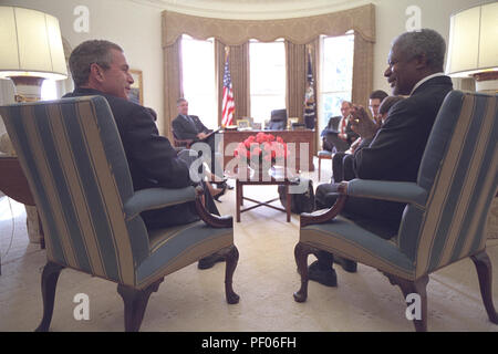 United States President George W. Bush meets with United Nations (UN) Secretary General Kofi Annan and senior staff in the Oval Office of the White House in Washington, DC, Wednesday, November 28, 2001.Mandatory Credit: Eric Draper - White House via CNP. /MediaPunch Stock Photo