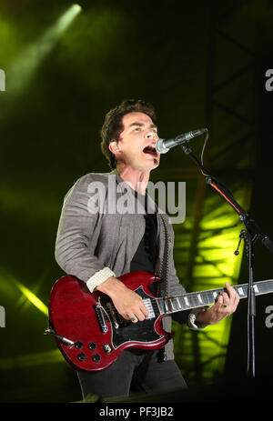Kelly Jones, lead singer of Stereophonics, performing live at Latitude ...