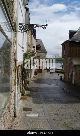 Auray. FRANCE. General Views GV's. of the town Auray and The Port of Saint-Goustan, Brittany,   11:16:43  Sunday  27/04/2014   © Peter SPURRIER Stock Photo
