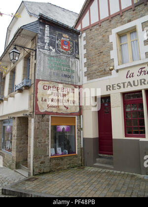 Auray. FRANCE. General Views GV's. of the town Auray and The Port of Saint-Goustan, Brittany,   12:43:01  Sunday  27/04/2014   © Peter SPURRIER, Stock Photo