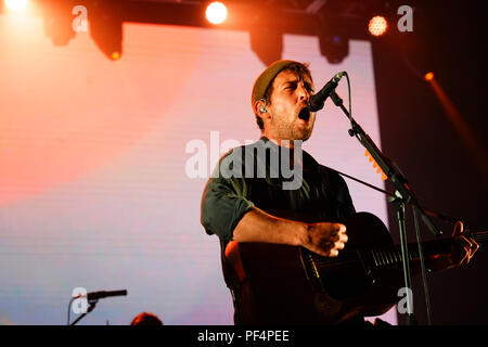 Brecon Beacons, UK. 18th Aug, 2018. Robin Pecknold of The Fleet Foxes performing live on the Mountain Stage in the Saturday headline slot at the 2018 Green Man Festival in Glanusk Park, Brecon Beacons, Wales. Photo date: Saturday, August 18, 2018. Photo: Roger Garfield Credit: Roger Garfield/Alamy Live News Stock Photo