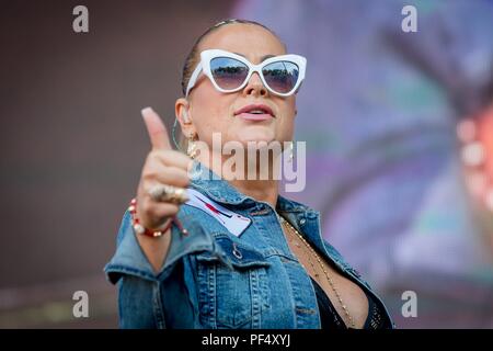 Berlin, Germany. 18th Aug, 2018. 18.08.2018, Anastacia live at the STARS for FREE Open Air 2018 of Berlin's hit radio 104.6 RTL in Berlin's Freilichtbuhne Wuhlheide live on stage. | usage worldwide Credit: dpa/Alamy Live News Stock Photo