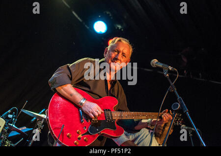 Don Baker Irish Blues Musician Performing Live in Belfast's Black Box Stock Photo