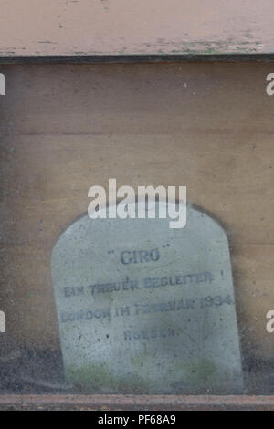 Giro's  grave, London's Favorite Dead Nazi Dog Stock Photo