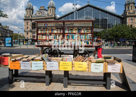 Budapest, Hungary. 14th August, 2018. A bookstall in front of Nyugati railway station. Stock Photo
