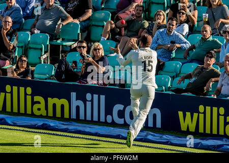 London, UK. 19 August 2018. Steven Croft takes a great catch to end the Surrey innings fielding for Lancashire against Surrey on day one of the Specsavers County Championship game at the Oval. David Rowe/Alamy Live News Stock Photo