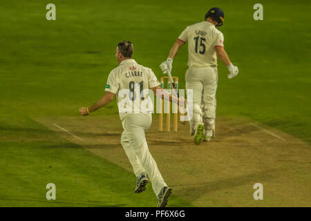 London, UK. 19 August 2018. Rikki Clarke bowling for Surrey, gets the wicket of Steven Croft,  against Lancashire on day one of the Specsavers County Championship game at the Oval. David Rowe/Alamy Live News Stock Photo