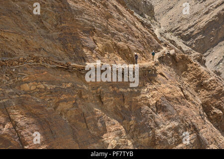 Trekking the wild Darshai Gorge in the Wakhan Valley, Tajikistan Stock Photo