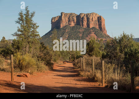 Bell Rock Pathway at Bell Rock, Sedona, AZ Trails that surround the monument. Part of the scenic byway in North Central Arizona. Hiking, fishing near. Stock Photo