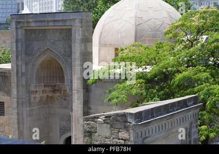 Mosque in Baku’s old town, Azerbaijan Stock Photo