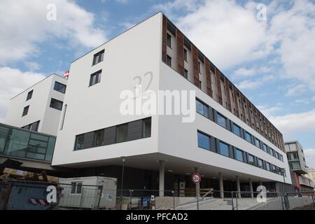 Dresden, Germany. 20th Aug, 2018. A new building complex with surgical emergency room, operating theatre and intensive care unit of the University Hospital Dresden. The five-storey building is scheduled to be inaugurated on August 21, 2018. Credit: Sebastian Kahnert/dpa-Zentralbild/dpa/Alamy Live News Stock Photo