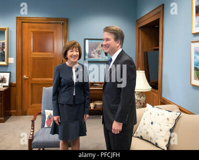 Washington, United States Of America. 21st Aug, 2018. United States Senator Susan Collins (Republican of Maine), left, meets Judge Brett M. Kavanaugh, right, US President Donald J. Trump's nominee to replace Justice Anthony Kennedy on the US Supreme Court, to her office on Capitol Hill in Washington, DC on Tuesday, August 21, 2018. Credit: Ron Sachs/CNP | usage worldwide Credit: dpa/Alamy Live News Stock Photo
