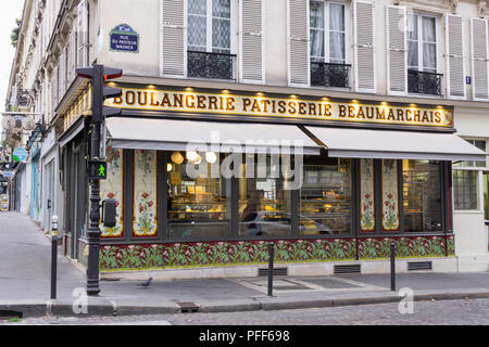 Exterior of bakery (boulangerie) on Boulevard Beaumarchais in Paris, France. Stock Photo