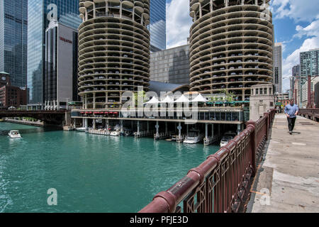 View of the Chicago River from the State Street Bridge, Marina Towers, Downtown Chicago. Stock Photo
