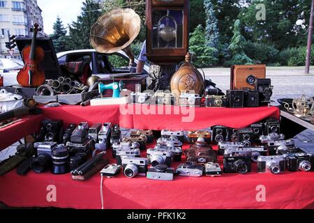 Bulgaria, Sofia, antiques and old fashioned camera on market stall at on ploshtad Aleksandur Nevski Stock Photo